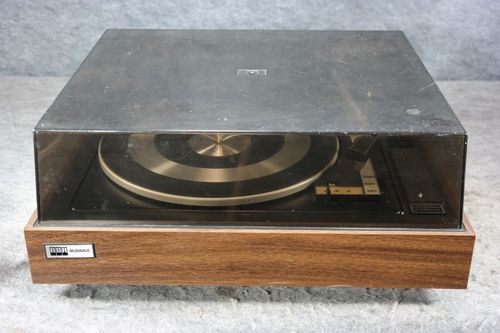 Dual Model 2320W Stereo Turntable
