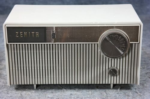 Zenith Model X114L Plastic Tube Radio