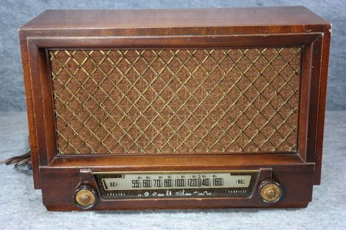 Philco Model 53-954A Wood Cabinet Tube Radio