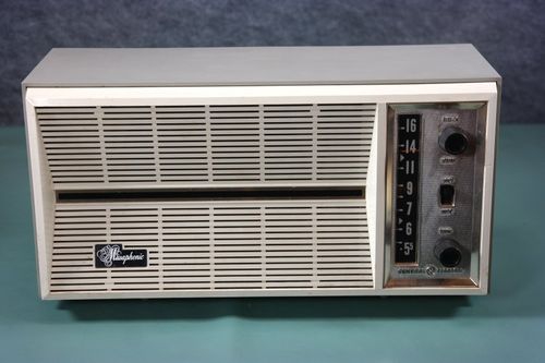 General Electric Model 156 Tube Radio