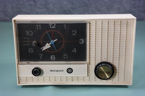 Westinghouse Model H235L5 Tube Clock Radio