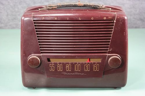 Philco Model 49-602 Plastic Portable Tube Radio