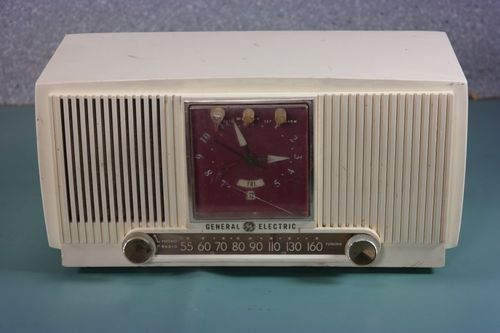 General Electric Model 578 Plastic Tube Radio