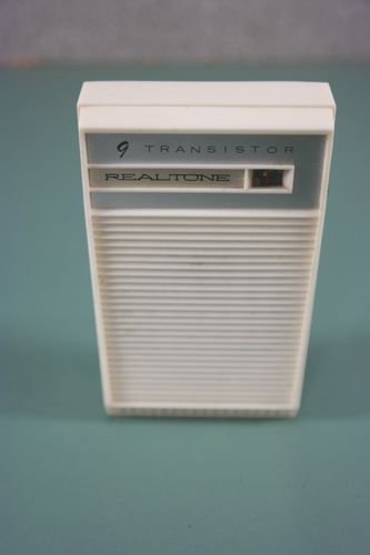 Realtone Model TR1948 9 Transistor Radio