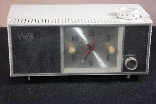 Arvin Model 55R27 Plastic Clock Radio